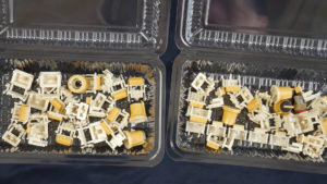 機材のボタンの黄ばみを取る方法